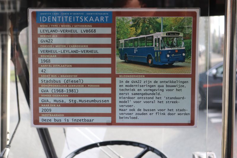 Rondrit met museumbussen door Arnhem